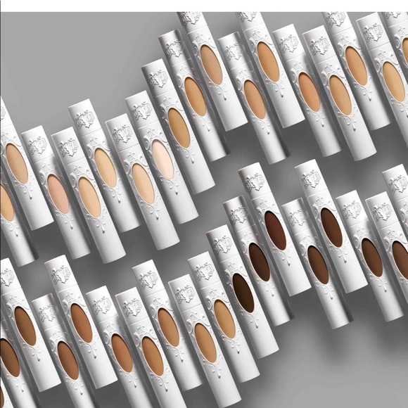 KVD TRUE PORTRAIT SHAKE FOUNDATION - Picture 3 of 5